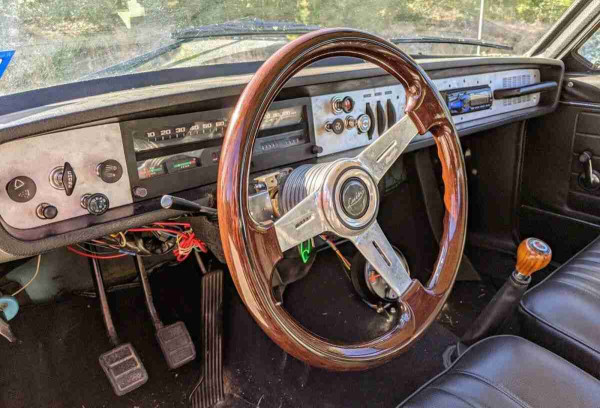Image of Volvo 145 dashboard