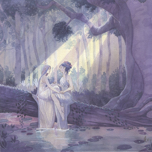dans une forêt nocturne, peinte dans des tons violets, 2 nymphes éthérées discutent, assises sur un tronc d'arbre renversé. 