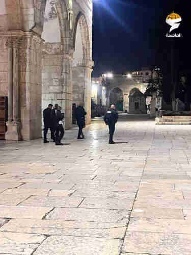 Israeli police harassing and attacking Palestinian worshipers at AlAqsa mosque