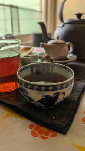 Black tea in a bowl