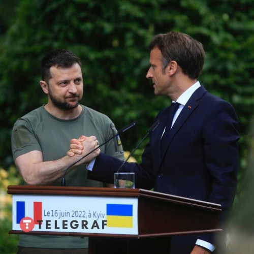 Macron and Zelensky