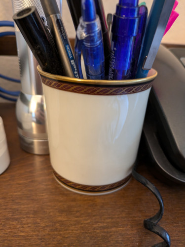 my 5year anniversary gift from DEC -- a LENNOX pen/pencil holder