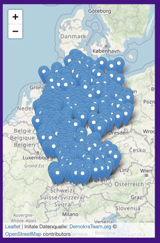 Karte von Deutschland, die jedoch nur noch an der Form und Lage erkennbar ist, da sie mit hunderten Markierungen übersät ist, wovon jede für eine der Demos steht.