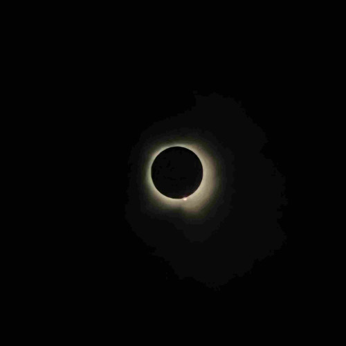 Photo of the total solar eclipse, 100% totality.