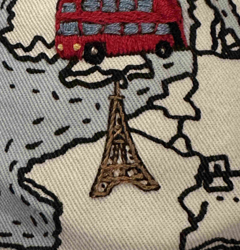 Small embroidered Eiffel Tower 