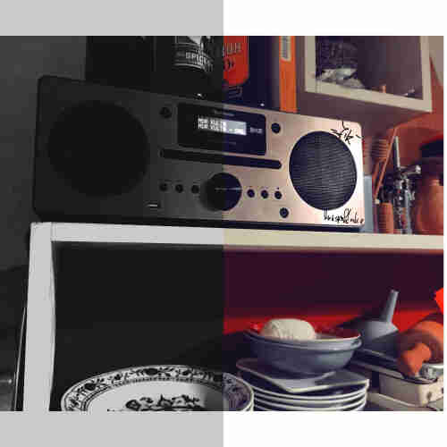 Foto von unserem Küchenradio. Eine Hälfte ist Schwarz-Weiß, die andere in Farbe 
