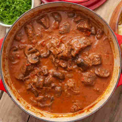 
Image:
Valeva1010
https://commons.wikimedia.org/wiki/File:Hungarian_Goulash_Recipe.png

CC BY-SA 4.0
https://creativecommons.org/licenses/by-sa/4.0/deed.en
