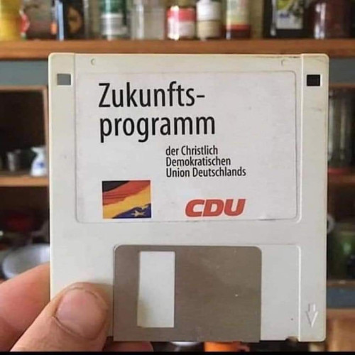 3.5 inch Disk auf der steht: Zukunftsprogramm der christlich demokratischen Union Deutschlands