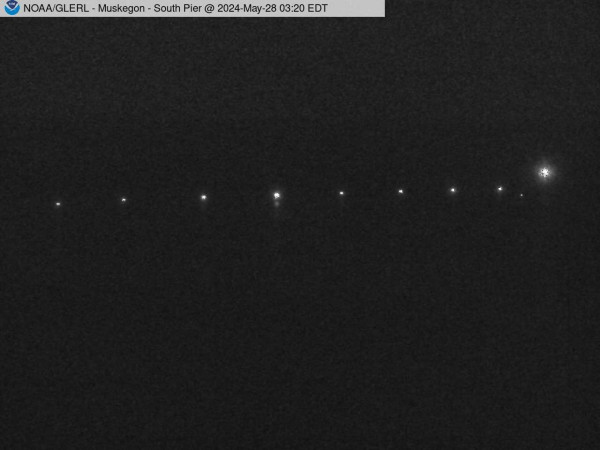 Wide view of the Muskegon channel southern breakwater stretching into Lake Michigan. // Image captured at: 2024-05-28 07:20:01 UTC (about 13 min. prior to this post) // Current Temp in Muskegon: 54.68 F | 12.60 C // Precip: moderate rain // Wind: W at 9.440 mph | 15.19 kph // Humidity: 94%
