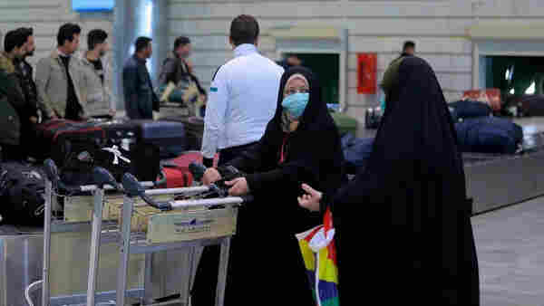 Domestic flights from Tehran’s Mehrabad Airport and airports in Shiraz, Isfahan, Bushehr, Kerman, Ilam, and Sanandaj have also been cancelled until Monday morning, according to Iran’s Airports and Air Navigation Company, as the country’s western airspace remains off limits to flights. (File photo: AP)
