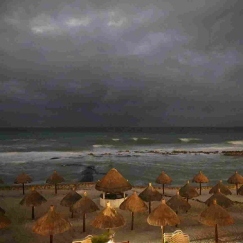 #akumal 20:19Z #Franklin #storm #mexico ISO20000 F/2.8 1.3sec (It's pretty dark)