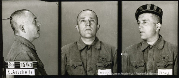 A mugshot registration photograph from Auschwitz. A man with a shaved head wearing a striped uniform photographed in three positions (profile and front with bare head and a photo with a slightly turned head with a hat on). The prisoner number is visible on a marking board on the left.
