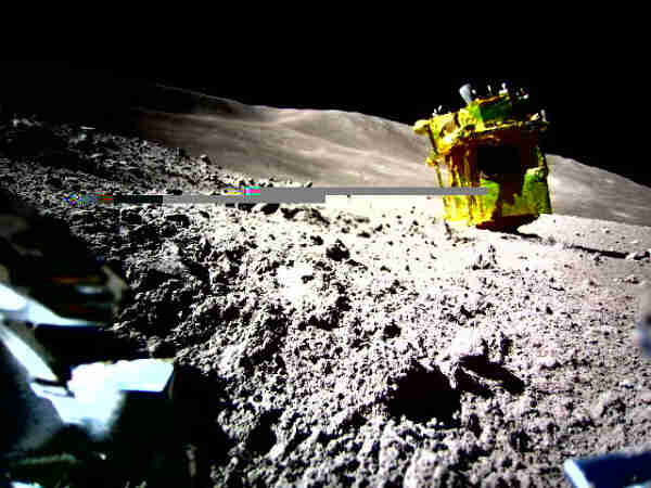 Pic showing SLIM upside down on lunar surface