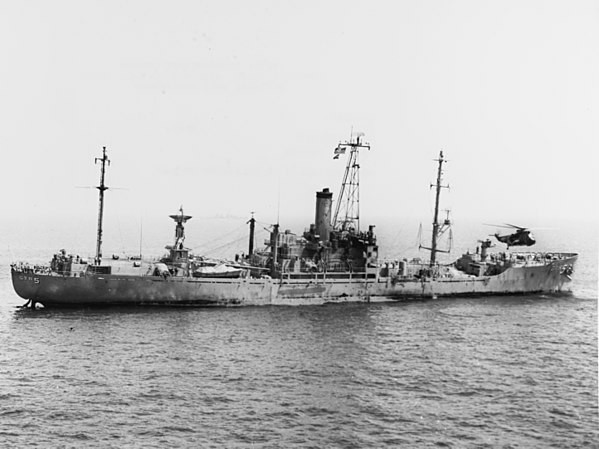 Damaged USS Liberty on 9 June 1967, one day after attack. By Unknown author - U.S. Navy photo USN 1123118, Public Domain, https://commons.wikimedia.org/w/index.php?curid=735563
