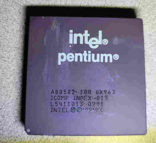 A Socket 7 Pentium CPU. It says:
Intel® pentium®
A80502-100 SX963
ICOMP INDEX-815
L5411013-0291
INTEL©'92'93